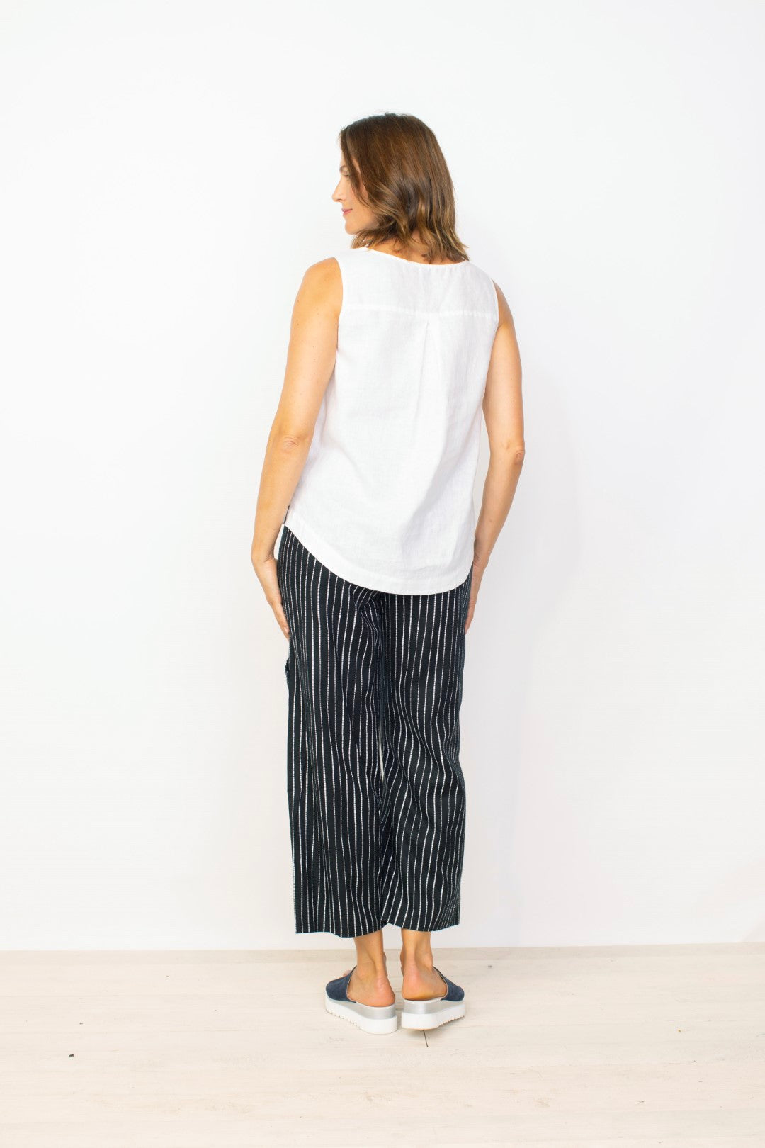 Linen Solid Button Tank